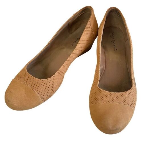 EASY SPIRIT Dalee Wedge Pumps in Breathable Natural Tan, Size 9.5 - Picture 2 of 9